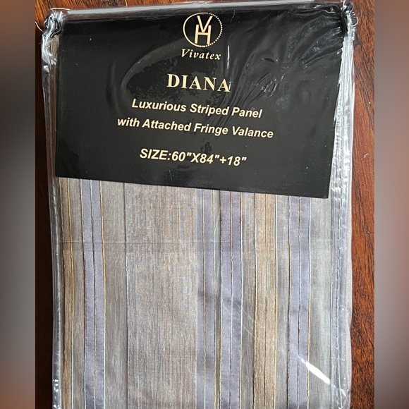 Curtains by Vivatex—2 panels NIP - Picture 2 of 7